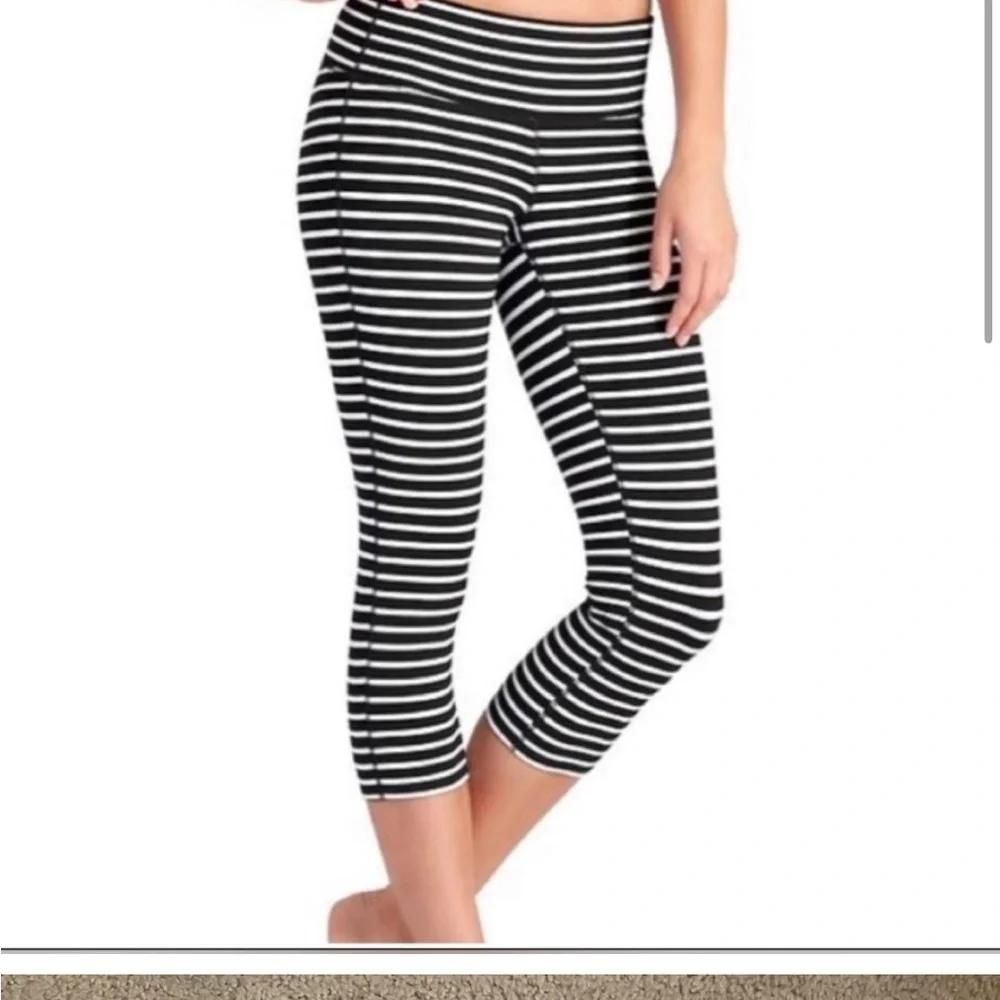 Athleta Chaturanga Black and White Striped Cropped Leggings Medium Tall - Picture 2 of 8